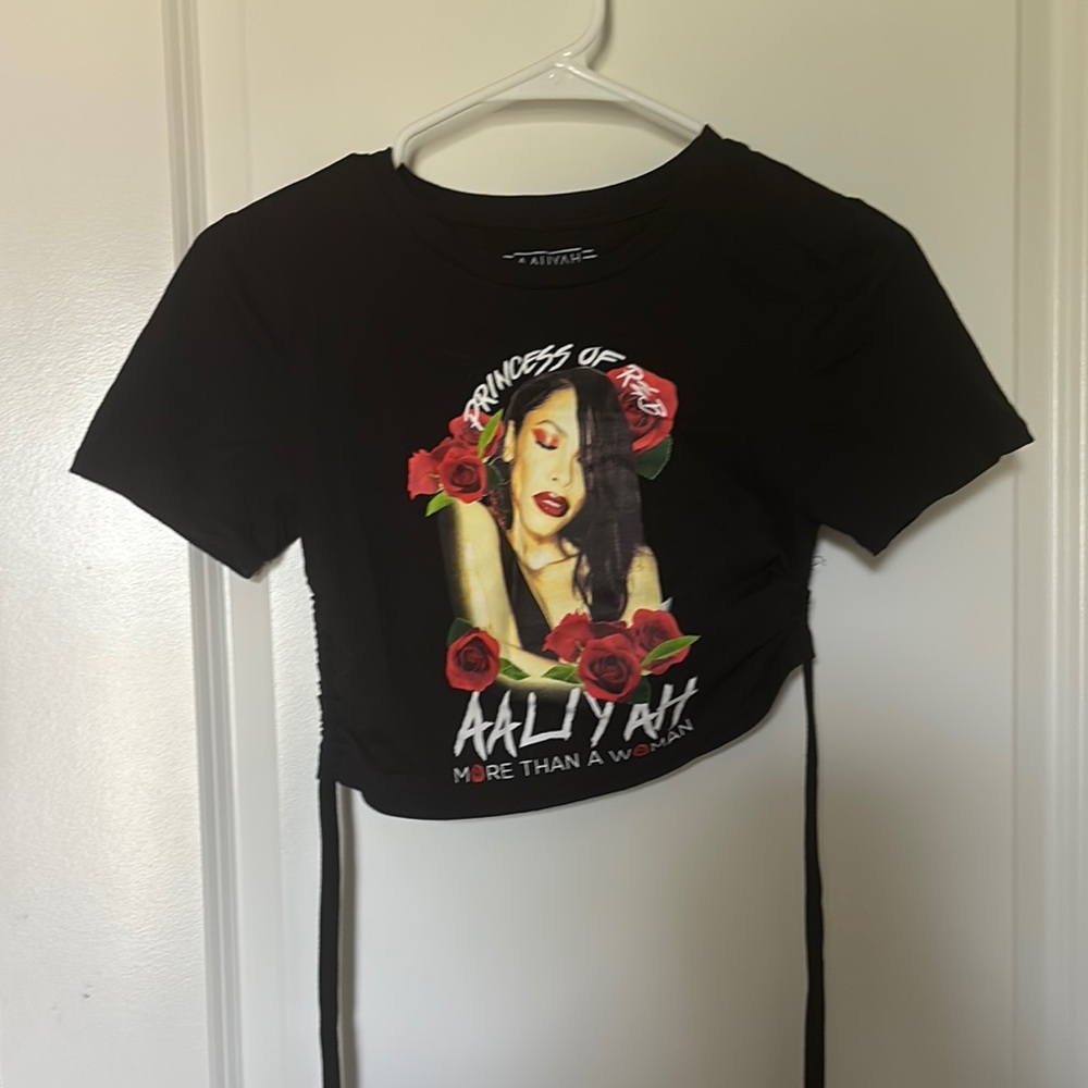 Black Short Sleeve Graphic Tie Front Crop Top